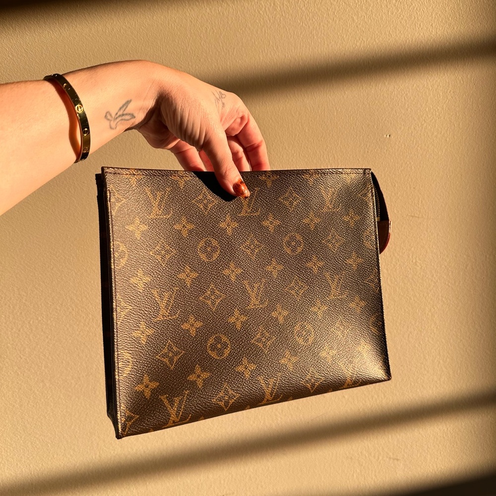 Louis Vuitton Cosmetic Zipper Pouch | Toiletry 26